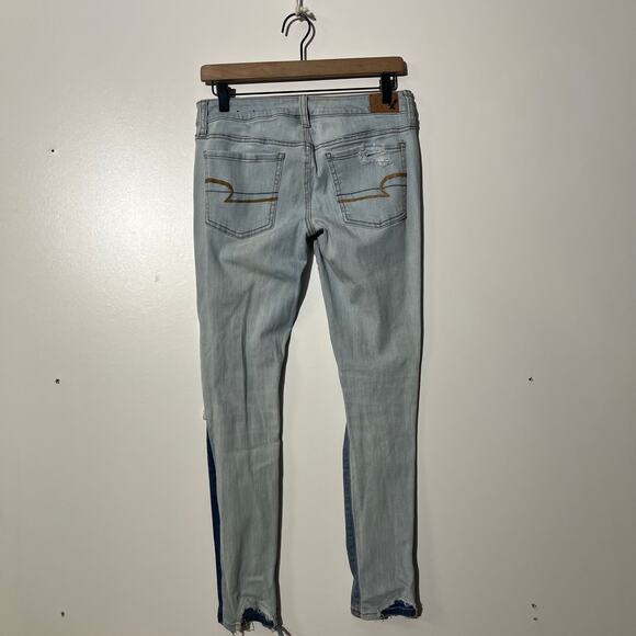 American Eagle Super Stretch Distress Low Rise Jegging Two Toned Jeans Size 8 - Picture 4 of 7